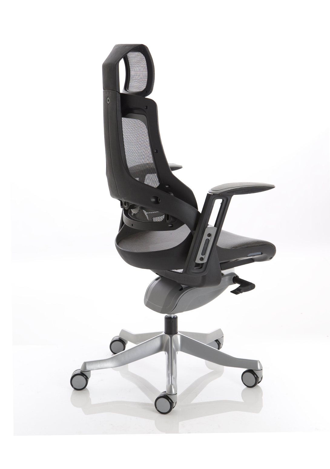 Zure Executive Chair with Black Shell